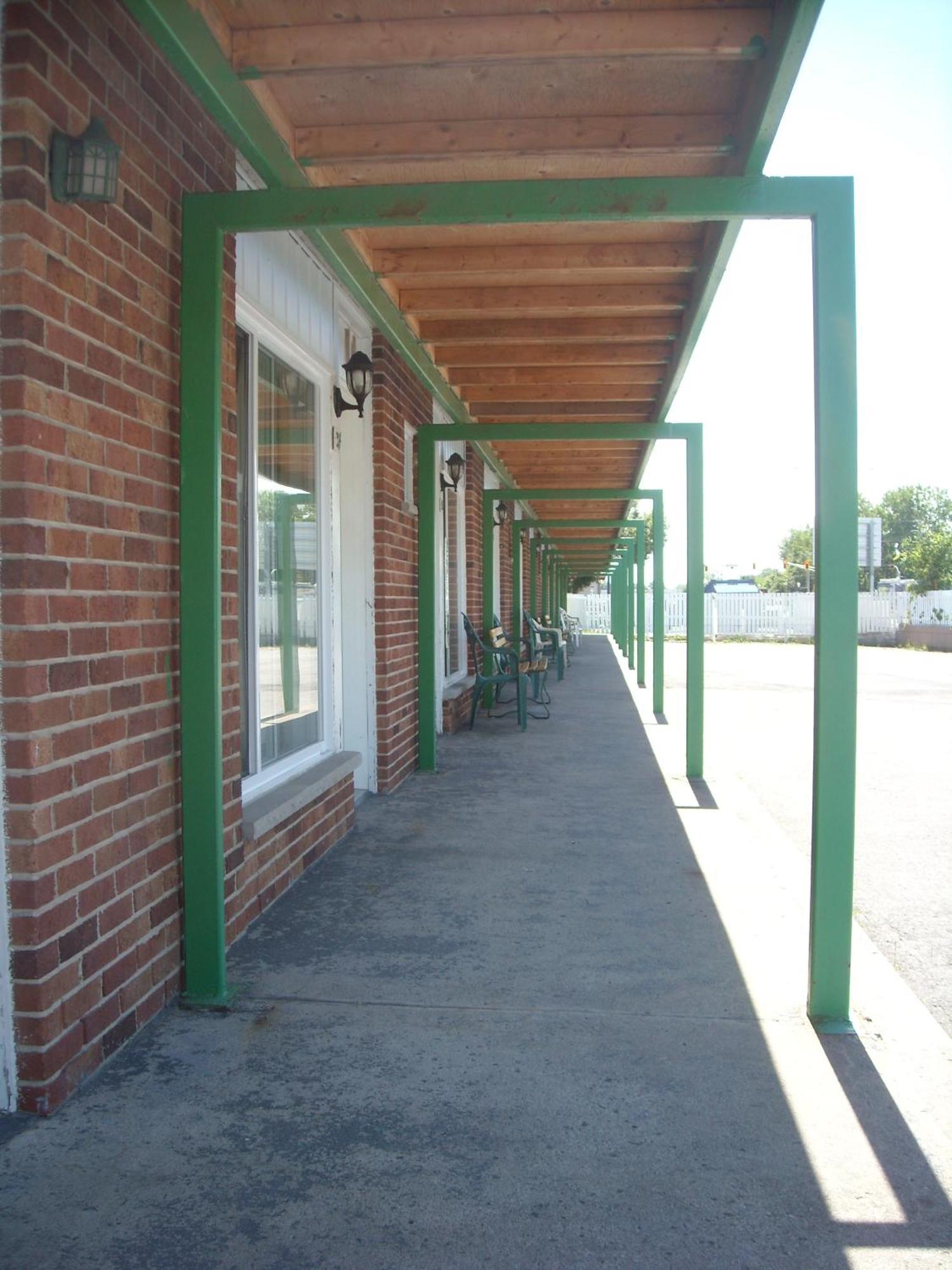 Montreal Motel *